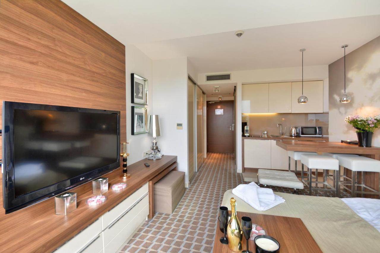 Marine Hotel Apartament Prywatny Studio Widok Na Morze Basen Sauna Jacuzzi 5 Pietro 科沃布热格 外观 照片